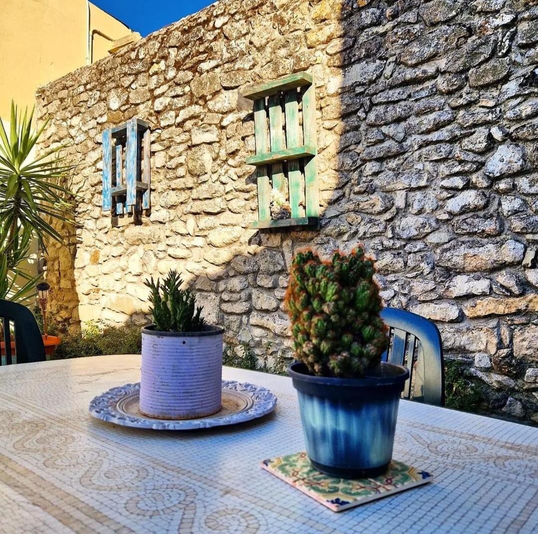 Domus De Jara - Casa Montis Apartment Baradili Bagian luar foto