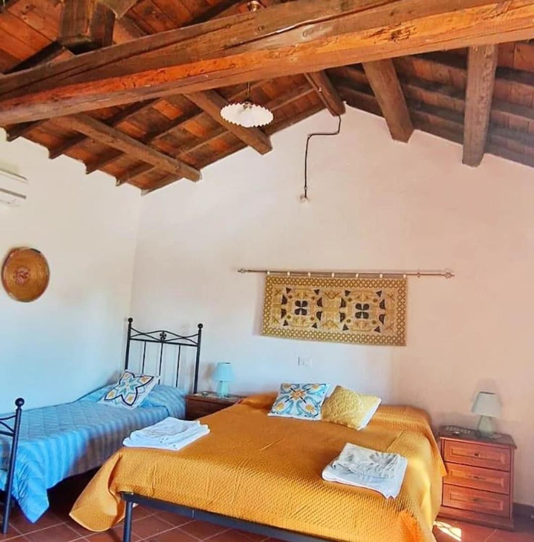 Domus De Jara - Casa Montis Apartment Baradili Bagian luar foto